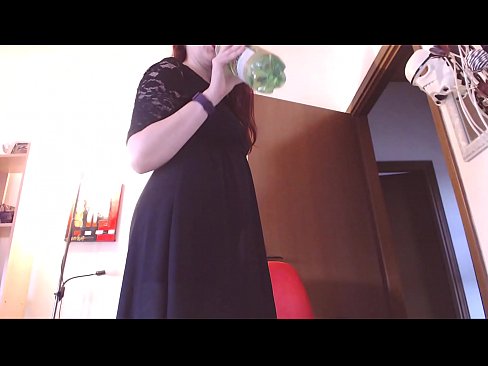 ❤️ Pokorna sužnja, ki obožuje umazane in sočne spodnjice, je po ogledu tega videa prisiljena masturbirati! ☑ Pravi pornič pri nas ☑